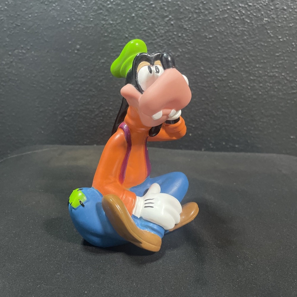 Vintage  Disney‎ Sitting GOOFY Squeaky Bath Toy 6" Rubber Figure PVC